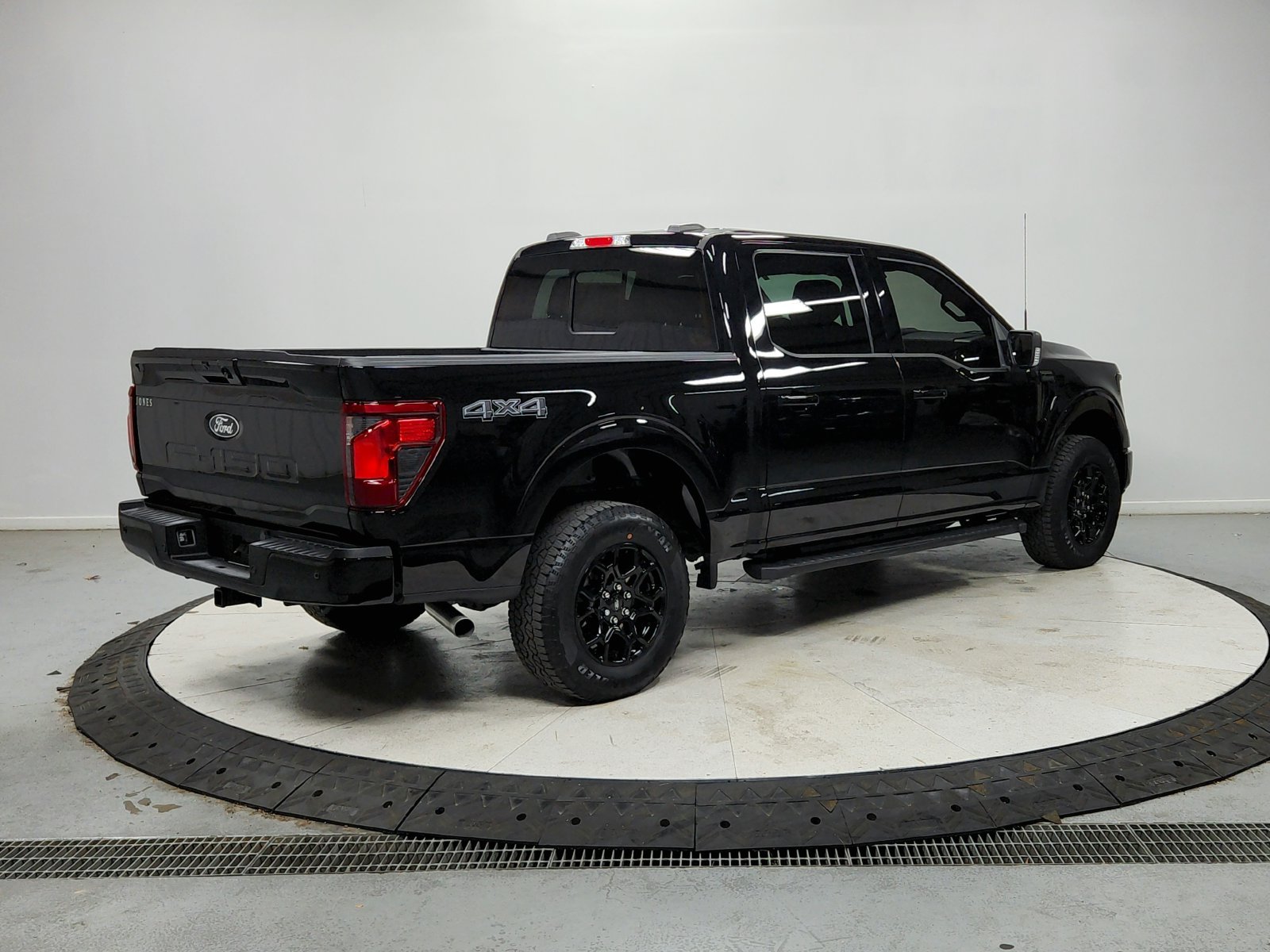 Used 2024 Ford F150 XLT w/ Equipment Group 302A MID AWD/4WD image 8