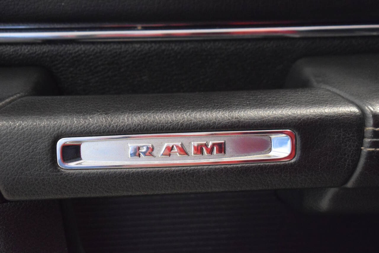 Used 2016 RAM 1500 Laramie w/ Convenience Group AWD/4WD image 30