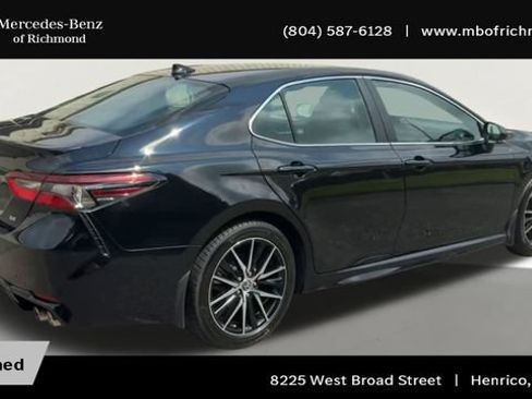 Used 2023 Toyota Camry SE w/ Cold Weather Package FWD image 2