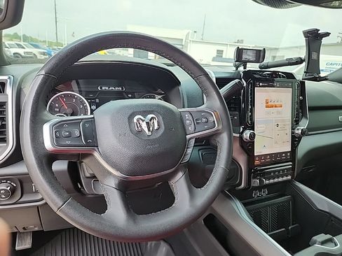 Used 2025 RAM 3500 Big Horn AWD/4WD image 17