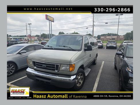 Used 2006 Ford E-150 and Econoline 150 Wagon RWD image 1