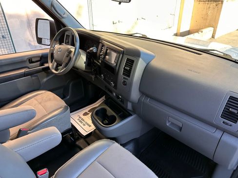 Used 2018 Nissan NV 2500 SV w/ Navigation Package image 11