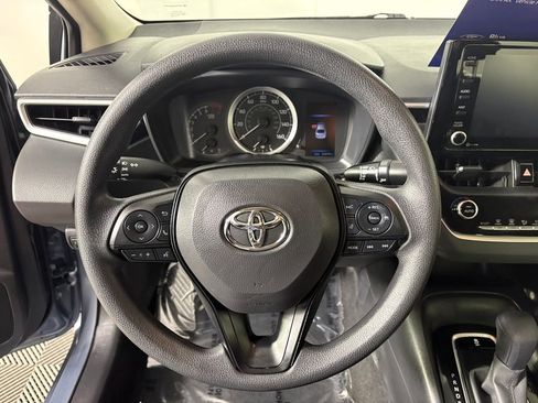 Used 2022 Toyota Corolla LE FWD image 15