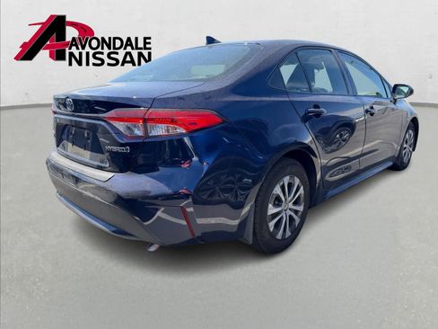 Used 2022 Toyota Corolla LE w/ Premium Interior Package image 4