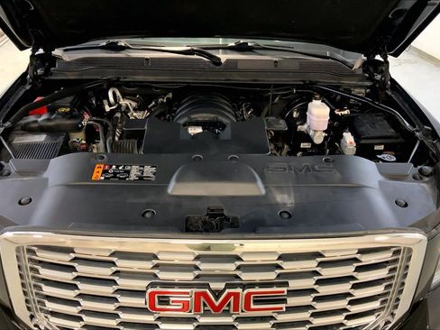 Used 2020 GMC Yukon XL Denali w/ Denali Premium Package AWD/4WD image 30