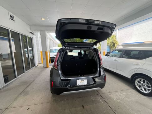 Used 2025 Kia Soul LX w/ LX Technology Package image 29