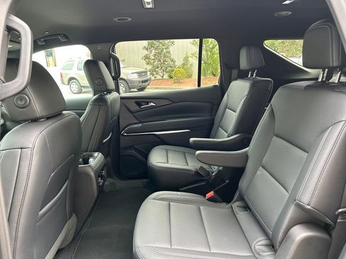 Used 2026 Chevrolet Traverse LT FWD image 13