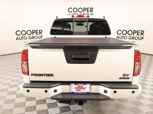 Used 2021 Nissan Frontier SV w/ Midnight Edition Floor Mats image 21