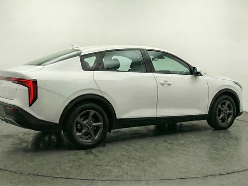 Used 2025 Kia K4 FWD image 9