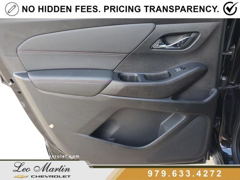 Used 2023 Chevrolet Traverse RS FWD image 15