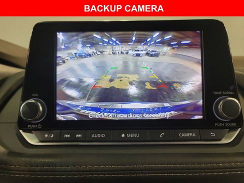 Used 2023 Nissan Rogue SV w/ SV Premium B Package image 16