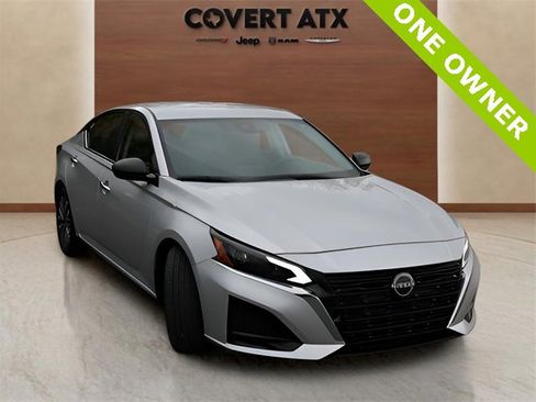 Used 2024 Nissan Altima 2.5 SV image 7