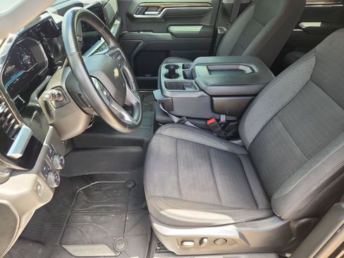 Used 2023 Chevrolet Silverado 1500 LT AWD/4WD image 19
