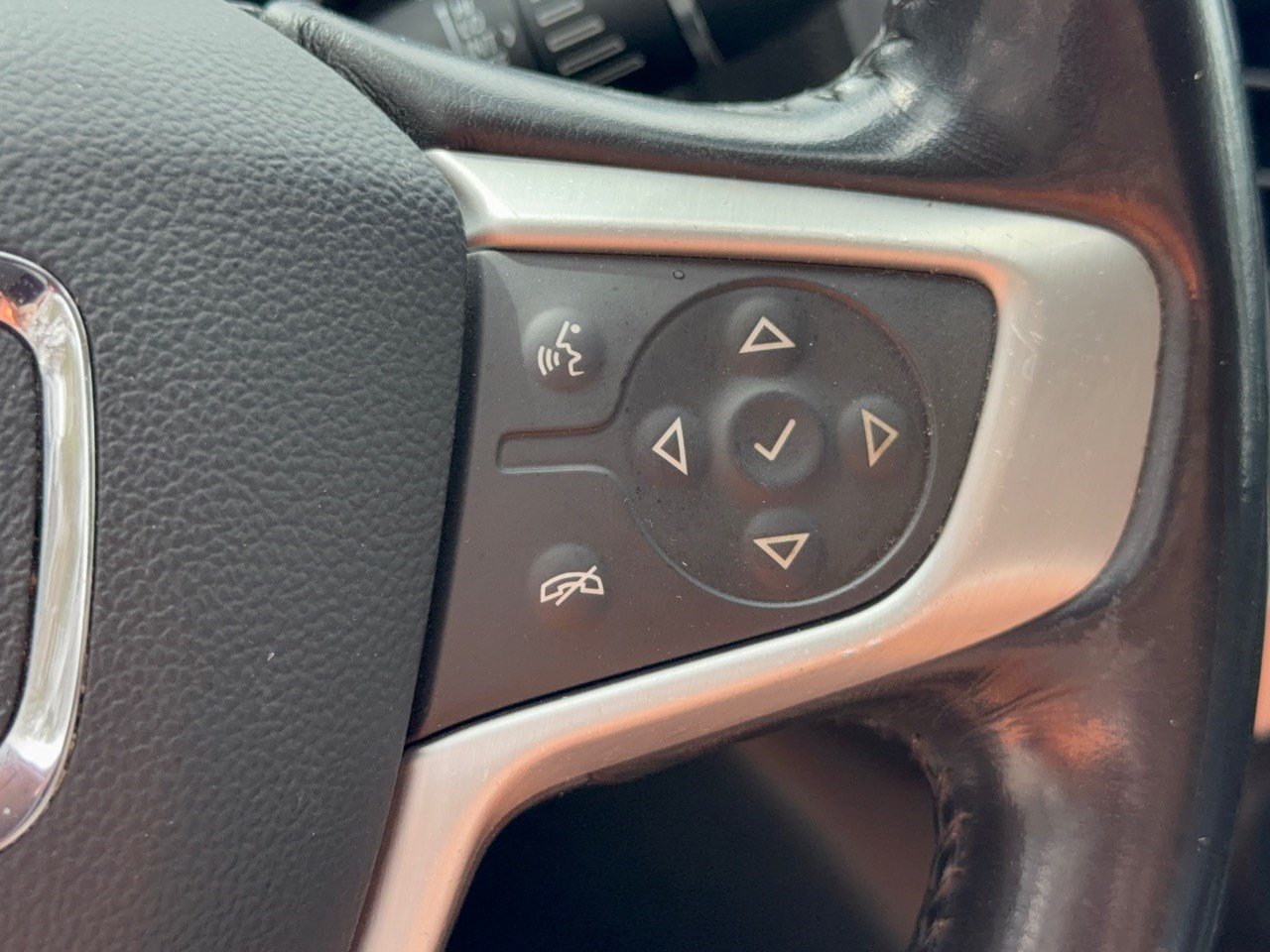 Used 2020 GMC Acadia SLT FWD image 19