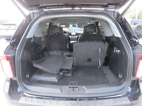Certified 2023 Ford Explorer XLT w/ Equipment Group 202A RWD image 12