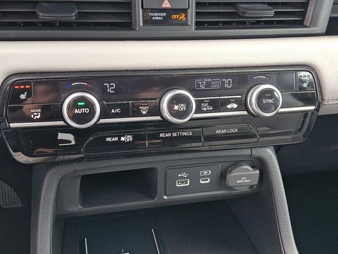 Certified 2025 Honda Pilot EX-L image 17