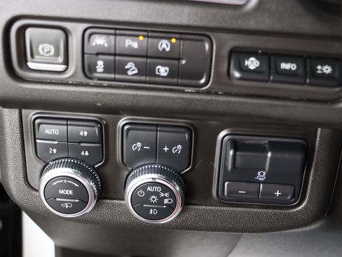 Used 2023 GMC Yukon AT4 w/ AT4 Premium Plus Package AWD/4WD image 23
