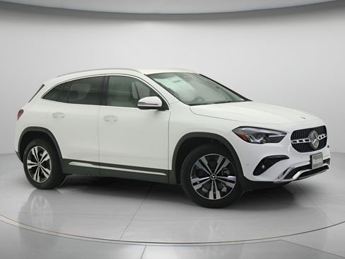 New 2026 Mercedes-Benz GLA 250 4MATIC image 13