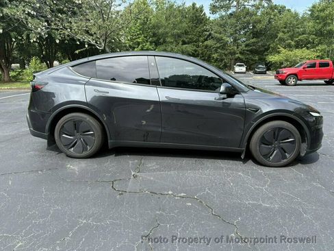 Used 2026 Tesla Model Y Long Range RWD image 6