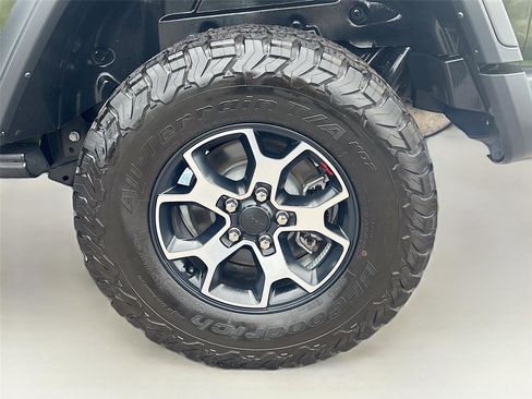 Used 2022 Jeep Wrangler Unlimited Rubicon w/ Steel Bumper Group image 32