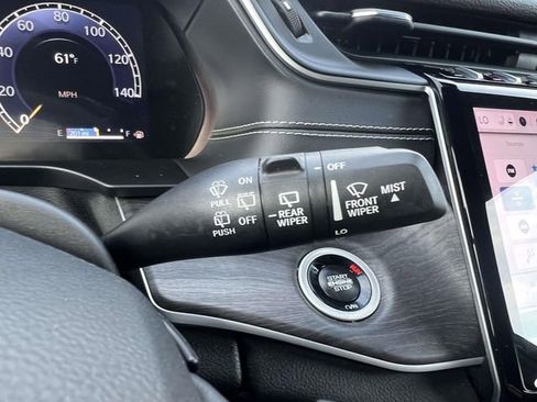 Certified 2024 Jeep Grand Cherokee Limited image 30