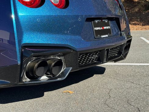 Used 2024 Nissan GT-R Premium w/ Premium Interior Package image 33