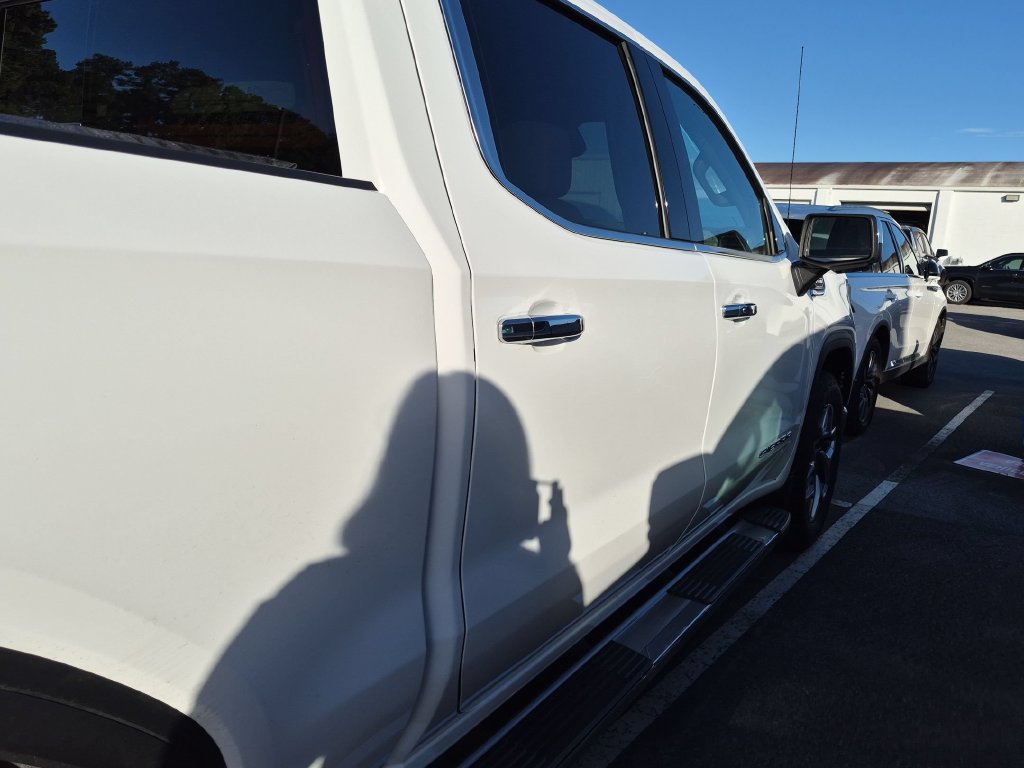Used 2023 GMC Sierra 1500 SLT w/ SLT Convenience Package AWD/4WD image 12