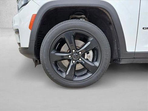 Used 2023 Jeep Grand Cherokee L Laredo RWD image 22