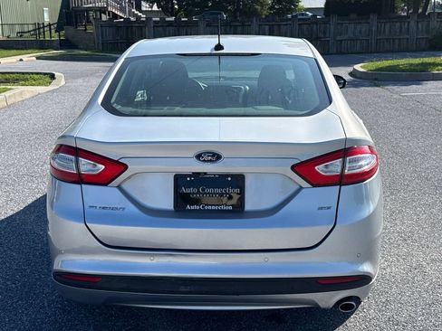 Used 2016 Ford Fusion SE FWD image 6