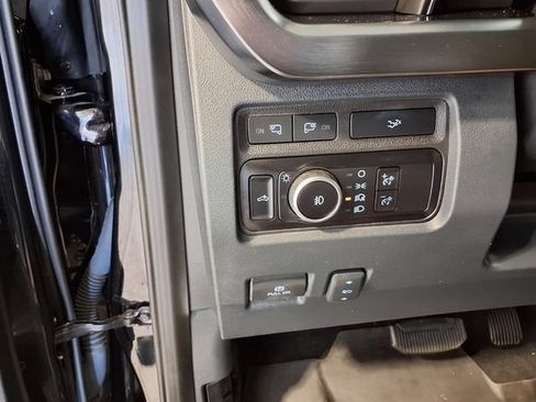 Used 2023 Ford F250 Lariat w/ Tremor Off-Road Package AWD/4WD image 18