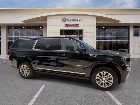 Certified 2023 GMC Yukon XL Denali w/ Max Trailering Package AWD/4WD image 17