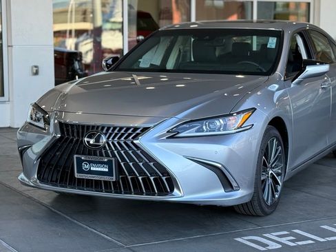 Used 2024 Lexus ES 250 w/ Premium Package AWD/4WD image 3