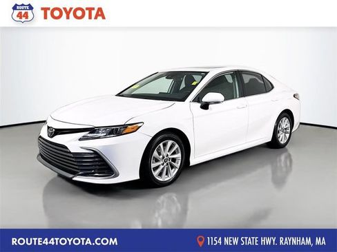 Used 2024 Toyota Camry LE w/ Convenience Package FWD image 1