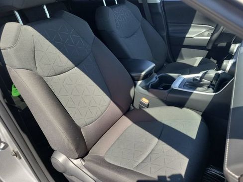 Used 2025 Toyota RAV4 XLE AWD/4WD image 21