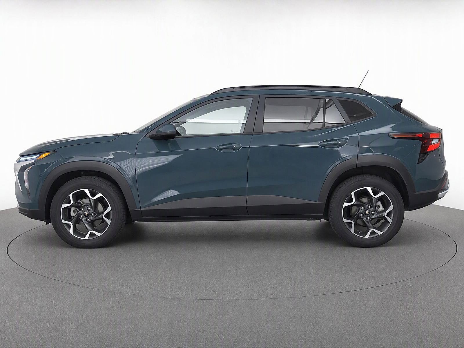 Used 2025 Chevrolet Trax LT w/ Driver Confidence Package FWD image 7