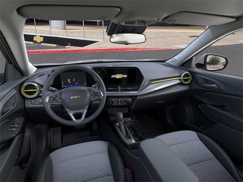 New 2026 Chevrolet Trax LT w/ Driver Confidence Package FWD image 15