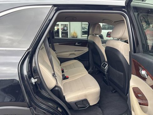 Used 2016 Kia Sorento LX image 54