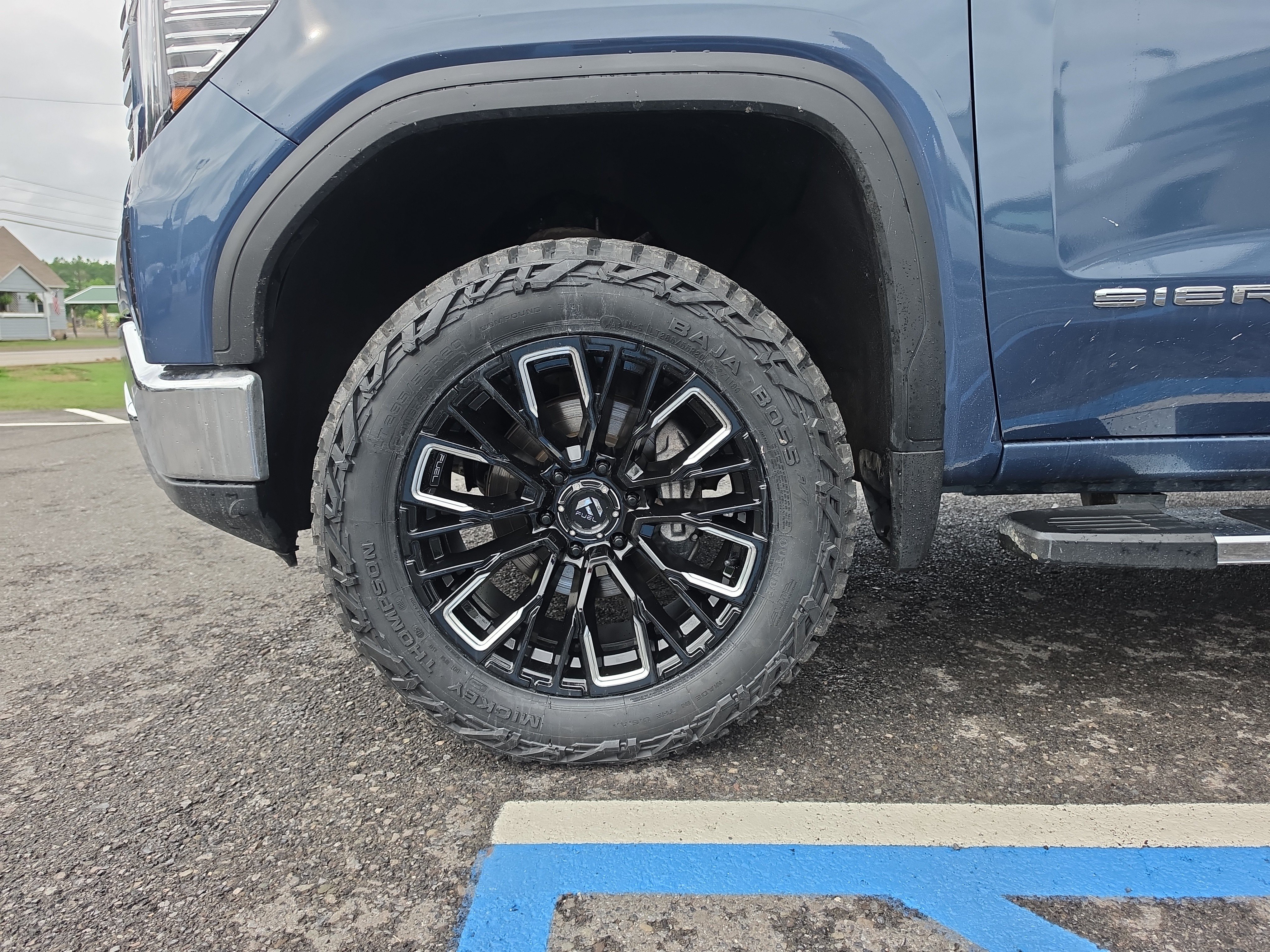 Used 2024 GMC Sierra 1500 SLT AWD/4WD image 11