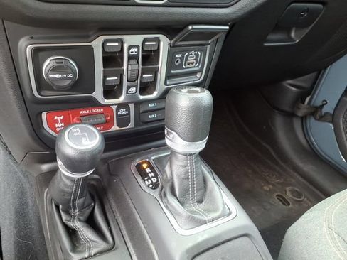 Used 2024 Jeep Wrangler Unlimited Sport AWD/4WD image 13