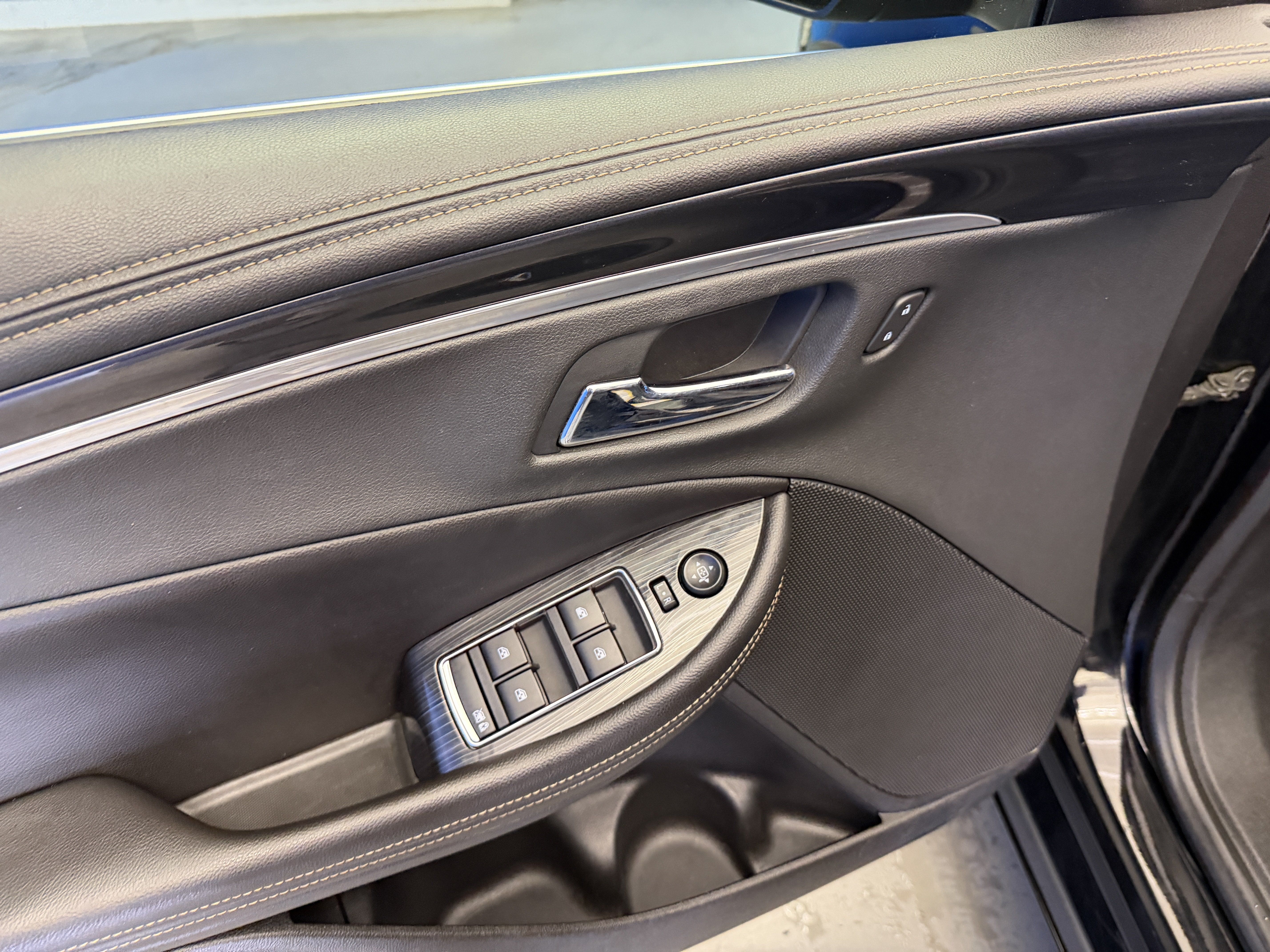 Used 2019 Chevrolet Impala LT FWD image 10