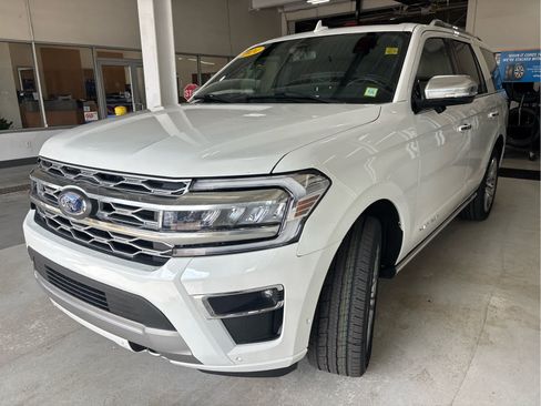 Certified 2024 Ford Expedition Platinum AWD/4WD image 4