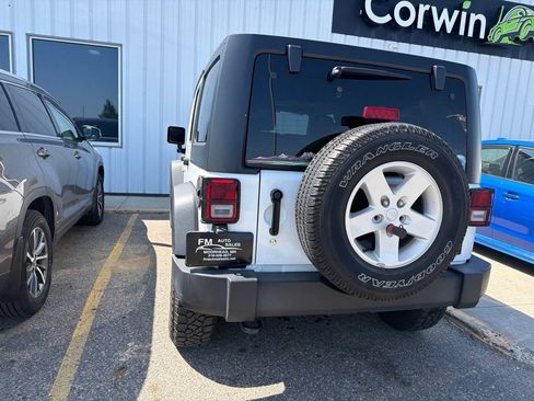 Used 2017 Jeep Wrangler Unlimited Sport w/ Quick Order Package 24S AWD/4WD image 9