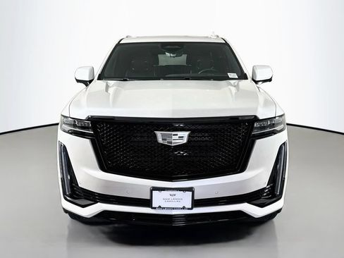 Used 2023 Cadillac Escalade Premium Luxury AWD/4WD image 2