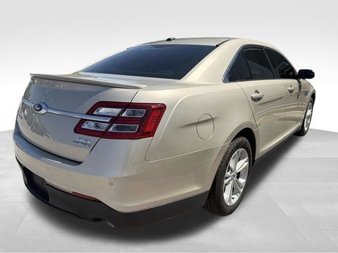 Used 2017 Ford Taurus SEL FWD image 31