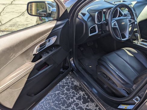 Used 2016 Chevrolet Equinox LTZ w/ Enhanced Convenience Package FWD image 9