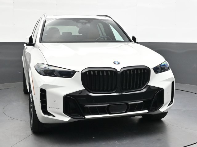 Used 2024 BMW X5 xDrive40i w/ M Sport Package AWD/4WD image 11