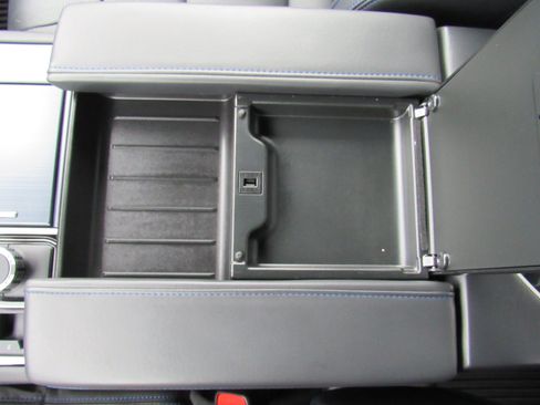 Used 2025 Toyota Tundra Platinum AWD/4WD image 28