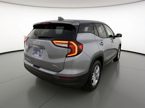 Used 2024 GMC Terrain SLE FWD image 9