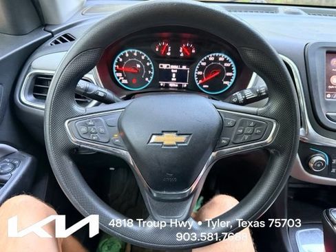 Used 2020 Chevrolet Equinox LS w/ LS Convenience Package FWD image 17