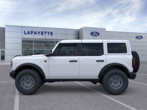 New 2025 Ford Bronco Badlands image 3